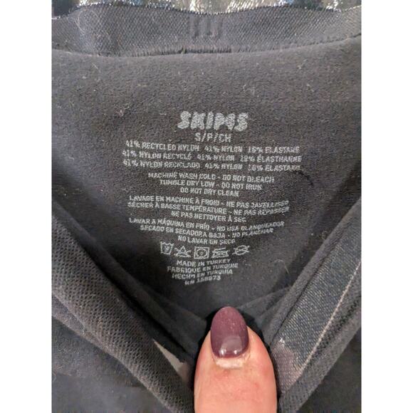 SKIMS Women's Size Small Shapewear Solution Shorts Left Leg Exposed in Black - Picture 4 of 5